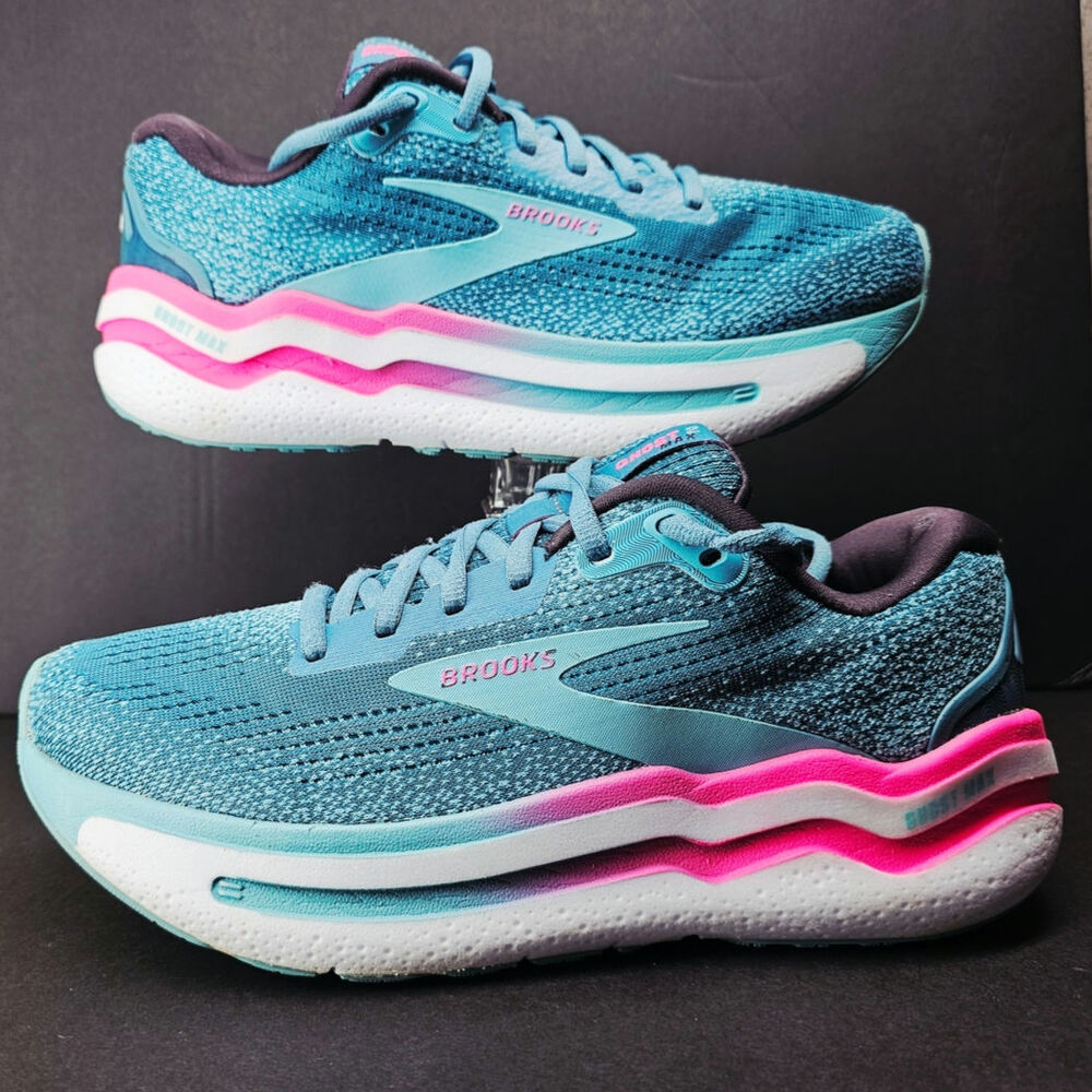 Brooks Women 8.5 Comfy footwear